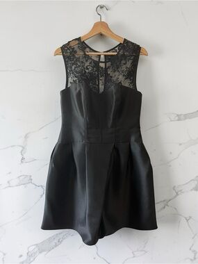 WHITE by Vera Wanda black lace cocktail dress size 10 wedding guest formal